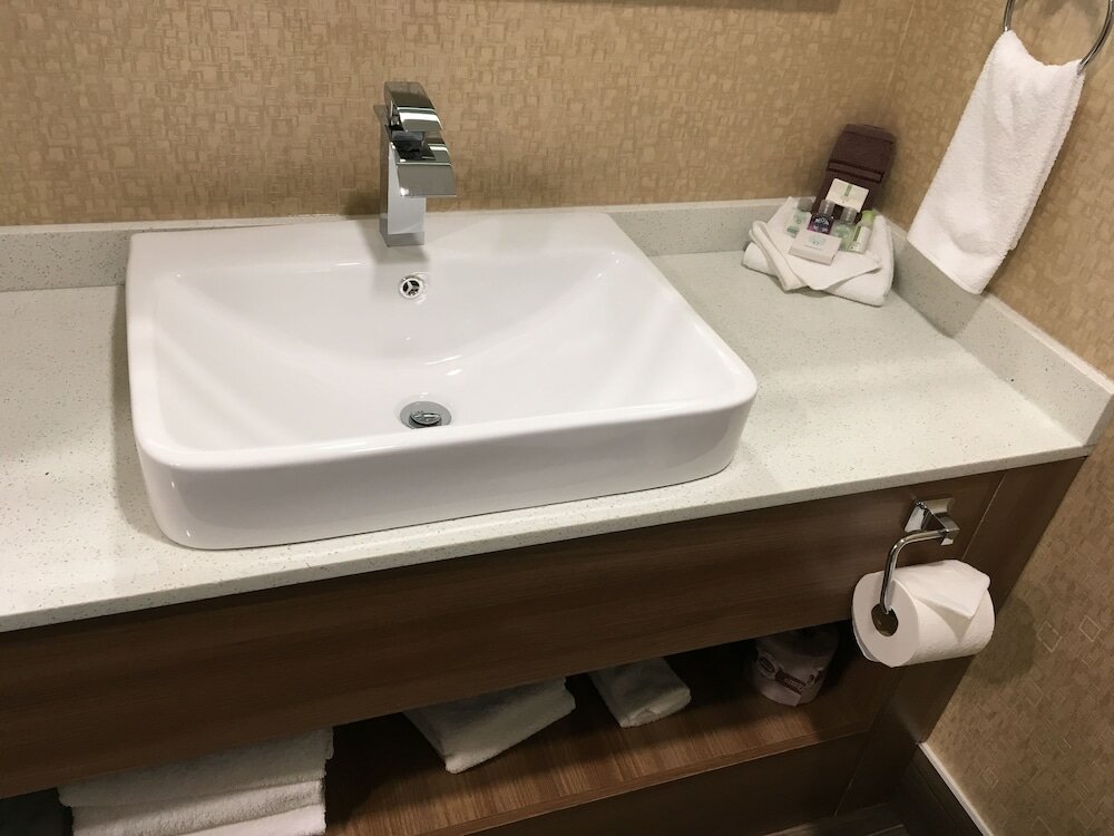 Фото Baymont by Wyndham Medicine Hat