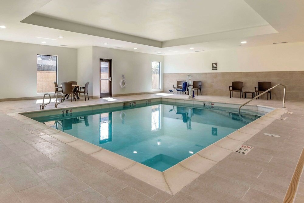 Фото Comfort Suites Albuquerque Airport