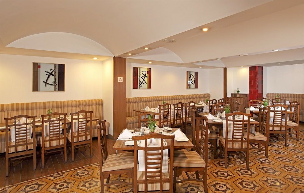 Фото Hotel Aurora Towers