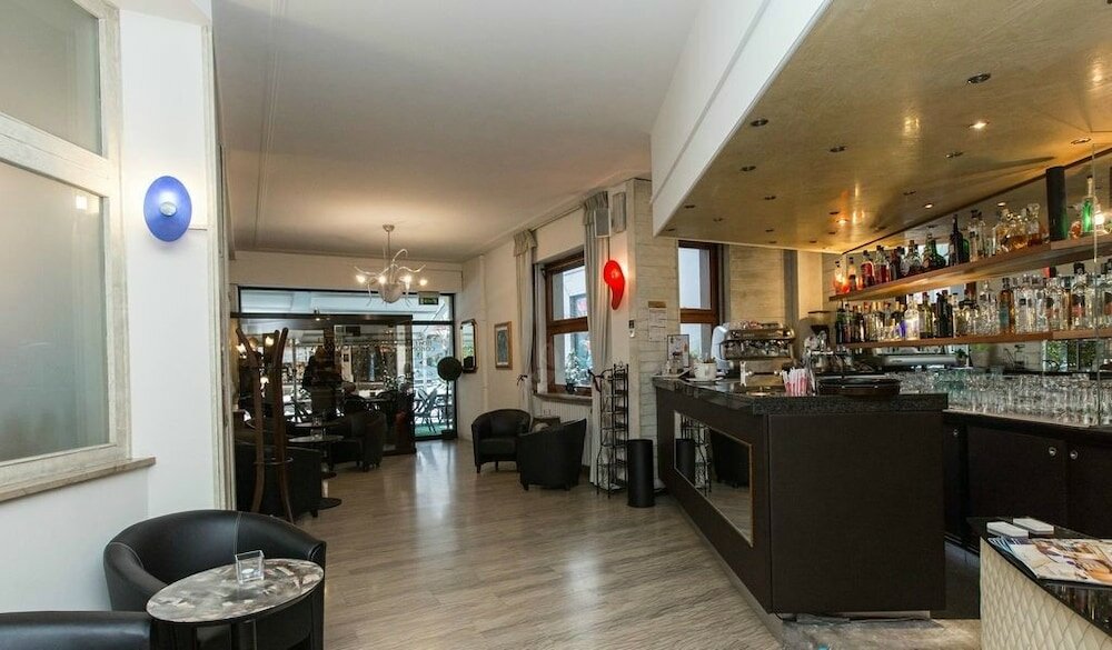 Фото Hotel Corona