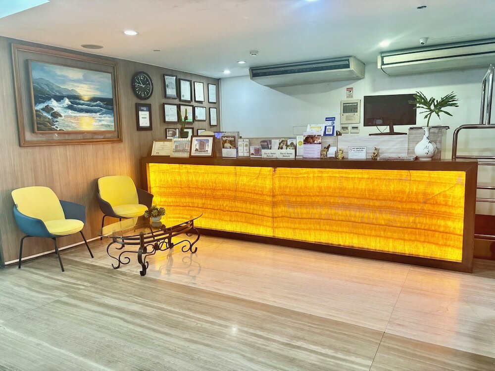 Фото The E-Hotel Makati