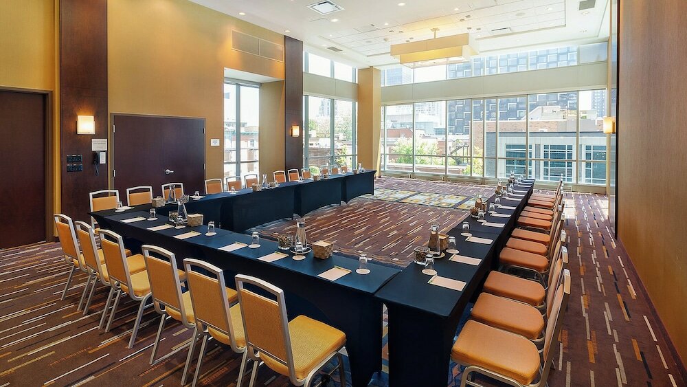 Фото Courtyard by Marriott Montreal Downtown