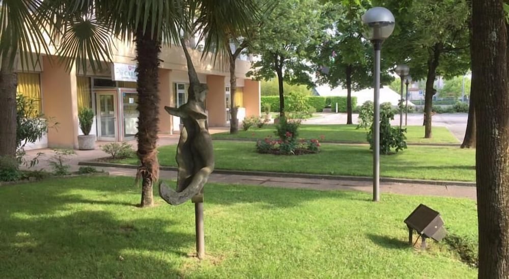 Фото Hotel Garden