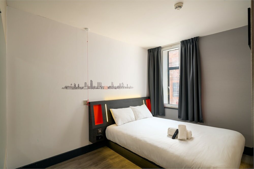 Фото EasyHotel Cardiff