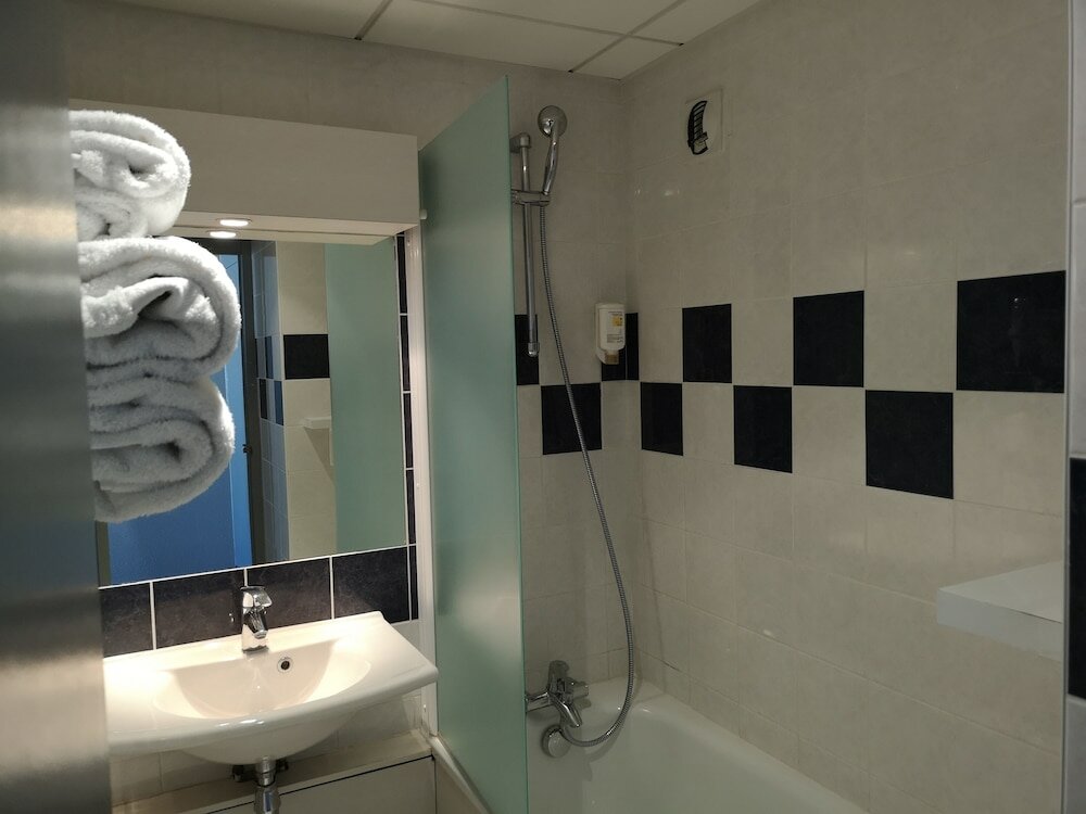 Фото Kyriad Prestige Bordeaux Ouest Mérignac