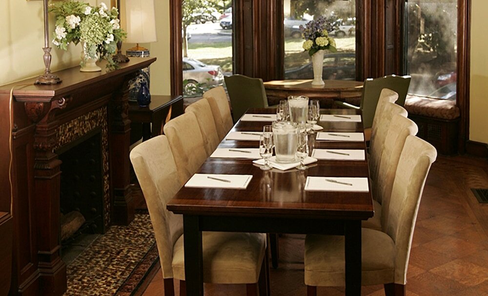 Фото The Morgan State House