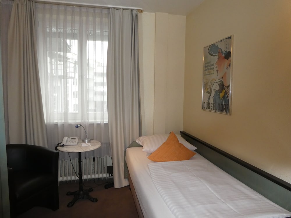 Фото Monopol Hotel