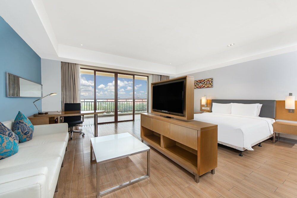 Фото Holiday Inn Express Haikou West Coast, an Ihg Hotel