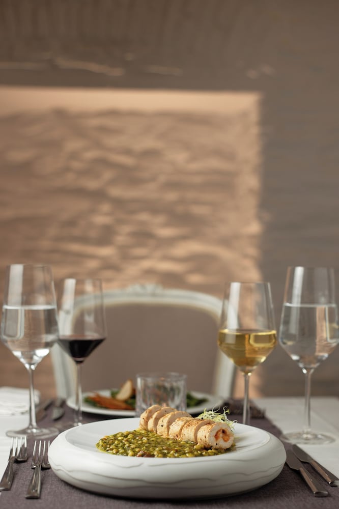 Фото Micra Anglia Boutique Hotel & SPA