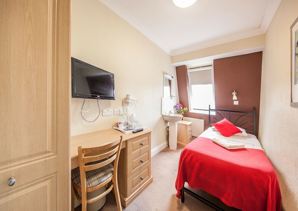 Фото The Fairway Hotel