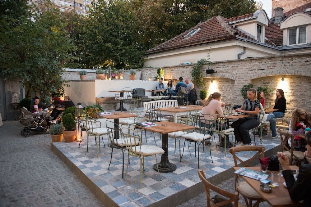 Фото отеля 1