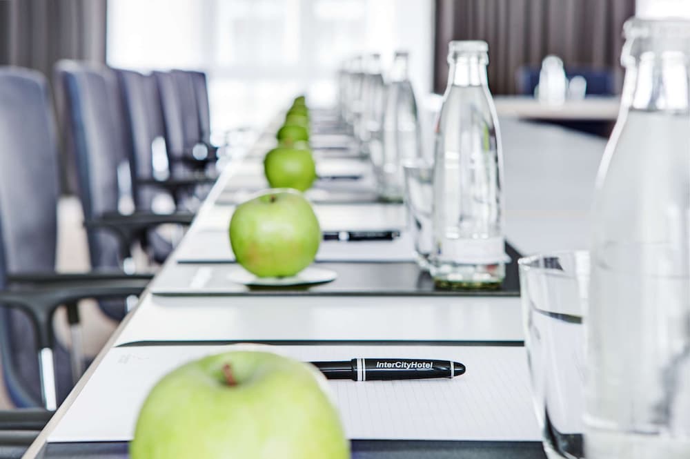 Фото IntercityHotel Hamburg-Altona