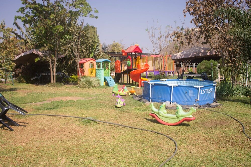 Фото Leget Lodges & Gardens