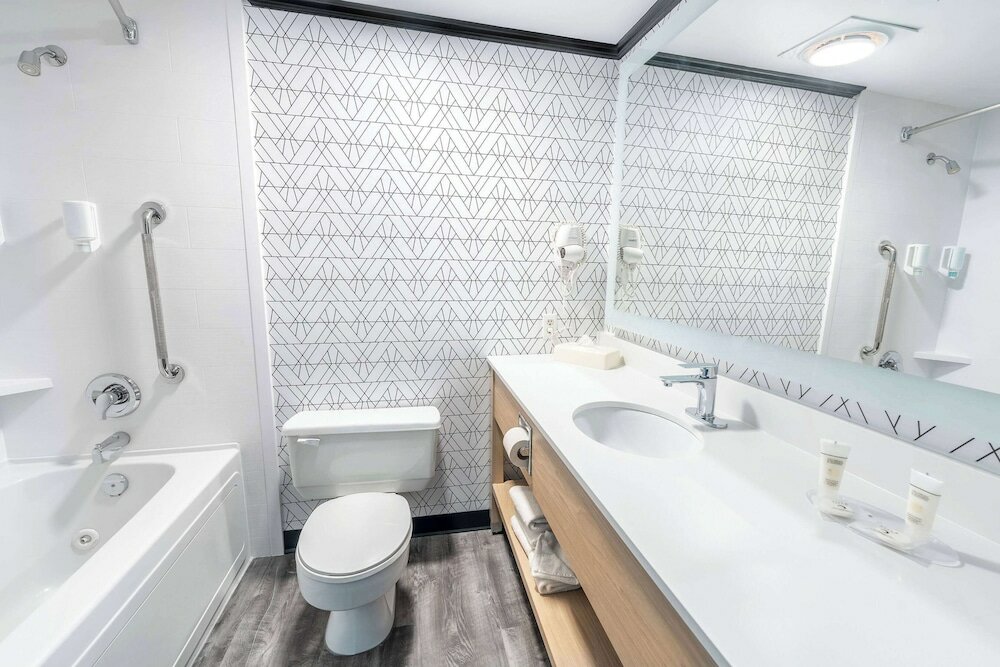 Фото Sternwheeler Hotel and Conference Centre