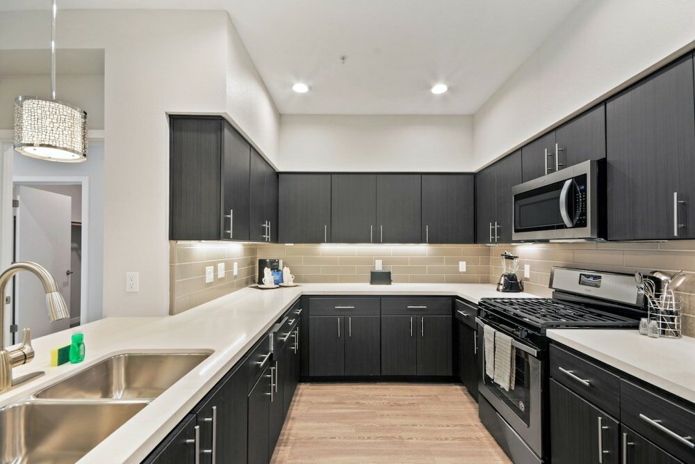 Фото Bluebird Suites near Facebook Hq