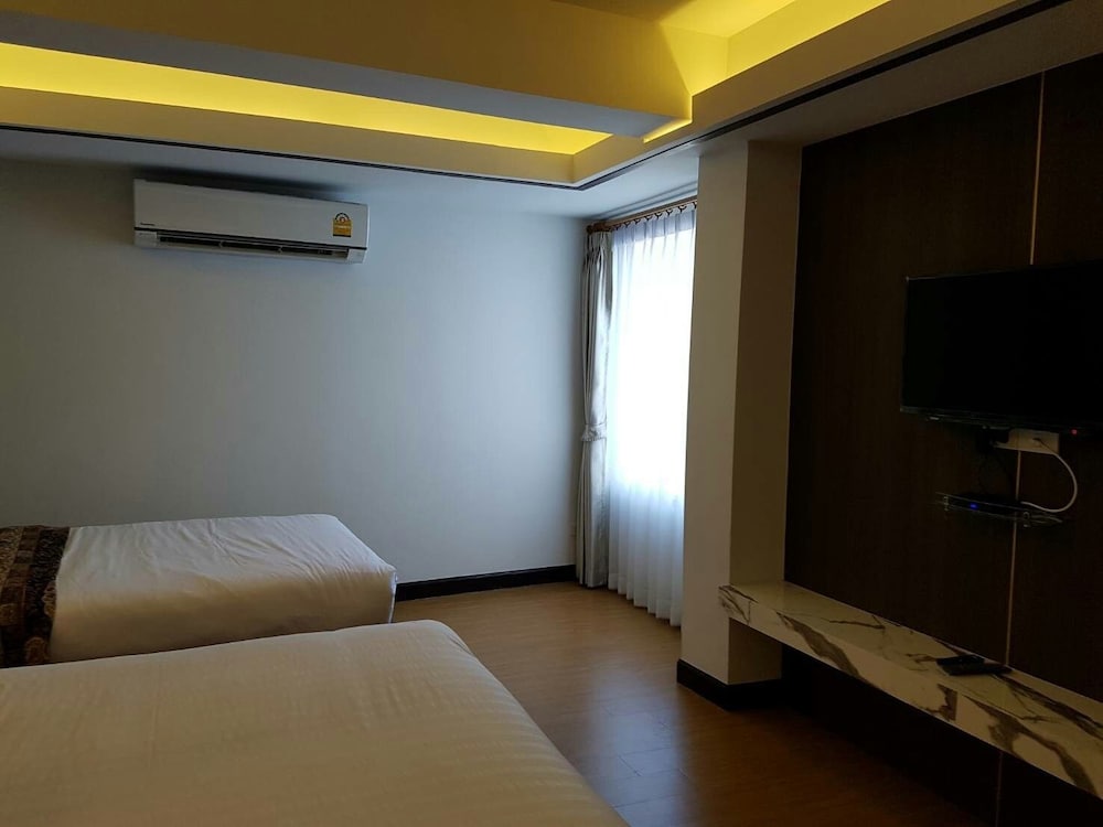 Фото Chorlada Lanna Hotel