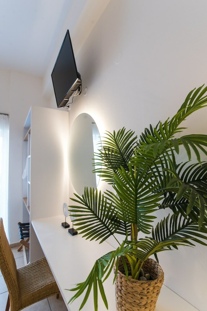 Фото Mirage Studios