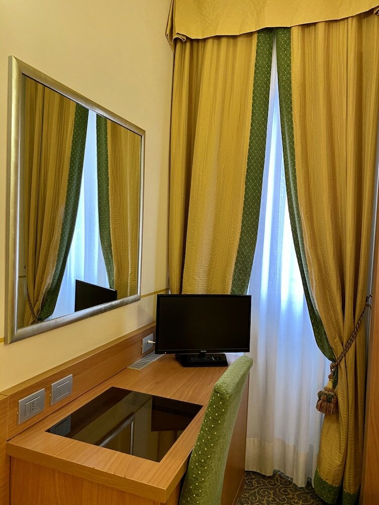 Фото Hotel Kristall