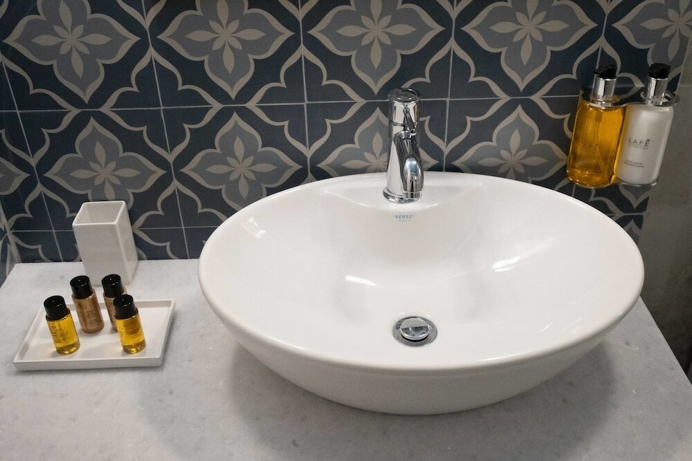 Фото Athenian Yard Suites