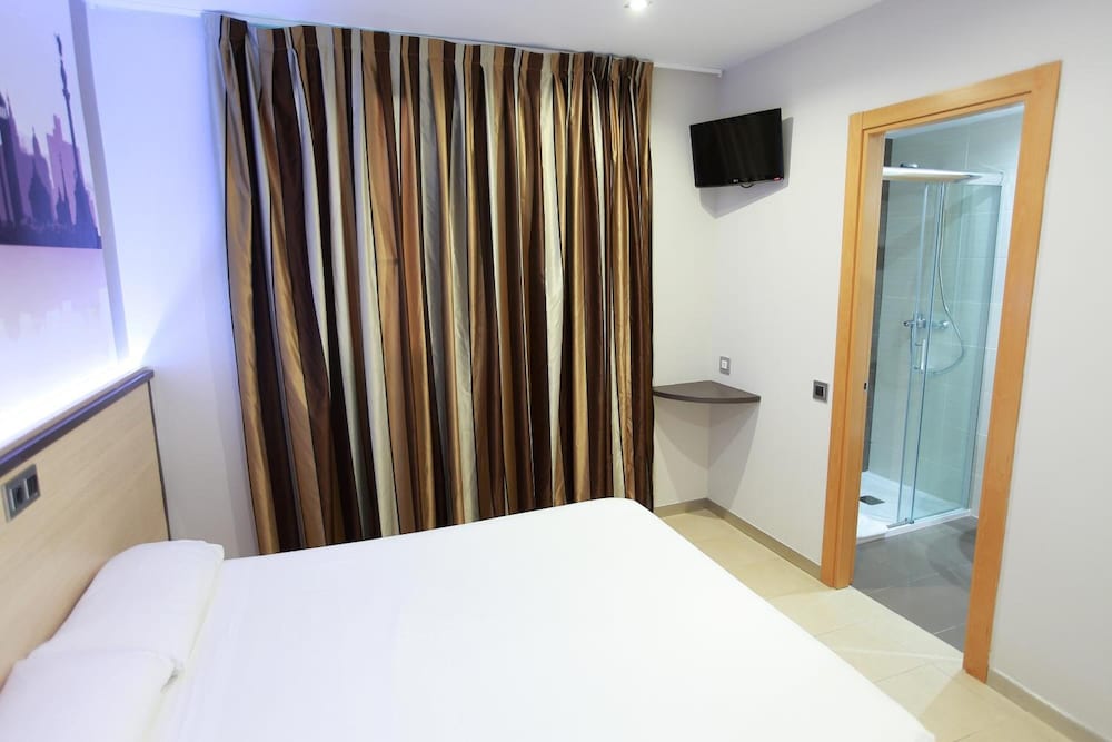 Фото Hostal Las Flores