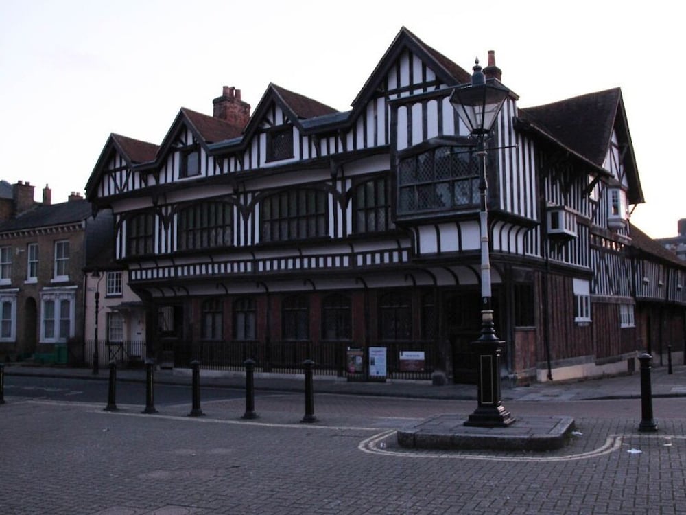 Фото Beddoe Apartments