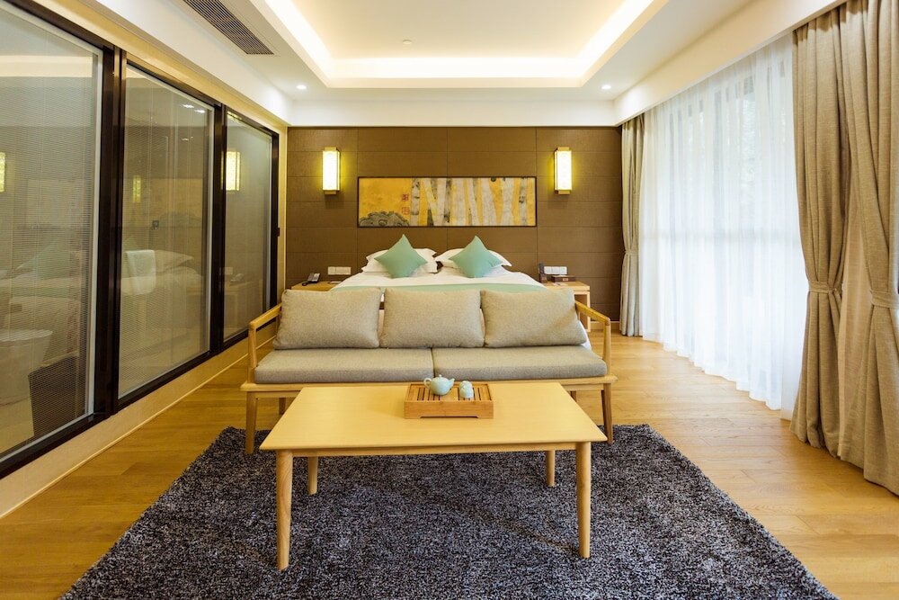 Фото Hiking Hotel Hangzhou