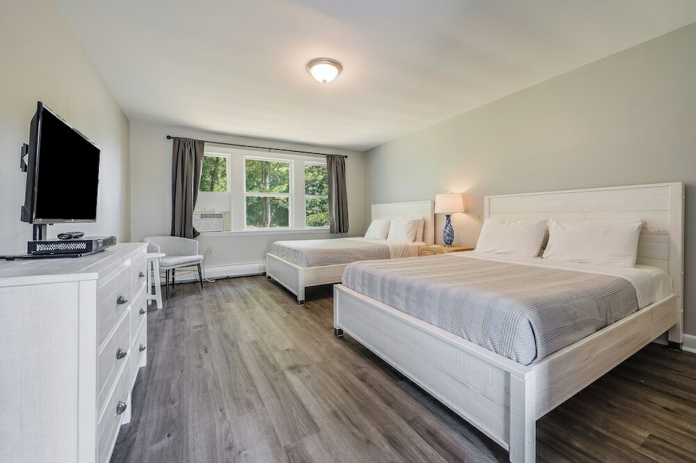 Фото Castle Manor Inn