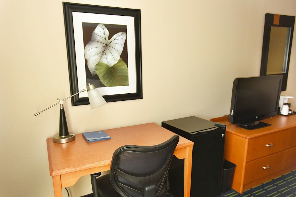 Фото Fairfield Inn Topeka