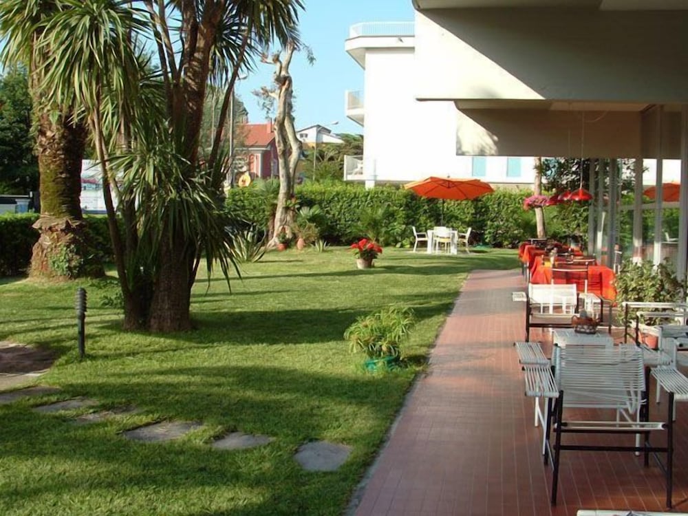 Фото Hotel Marina