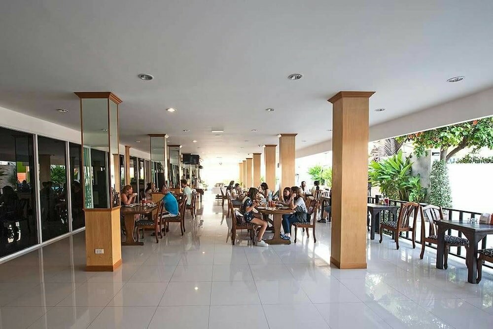 Фото Th Beach Hotel