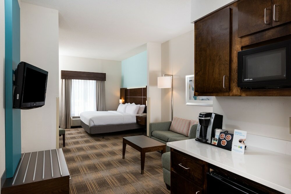 Фото Holiday Inn Express & Suites Grenada