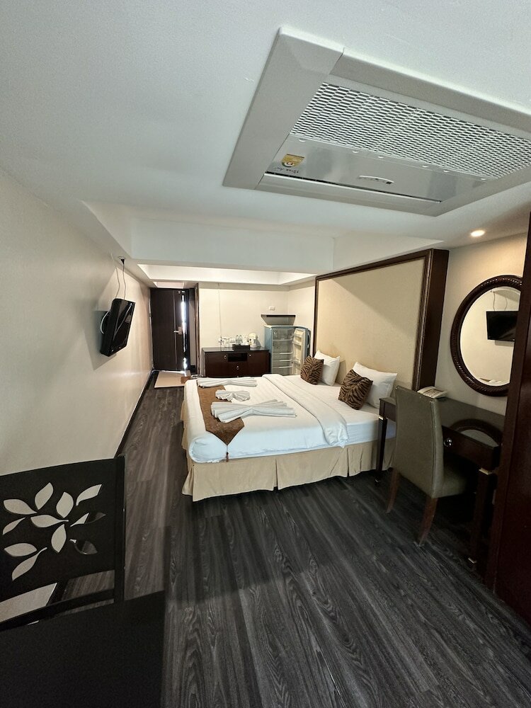 Фото Maleez Lodge Hotel and Restaurant