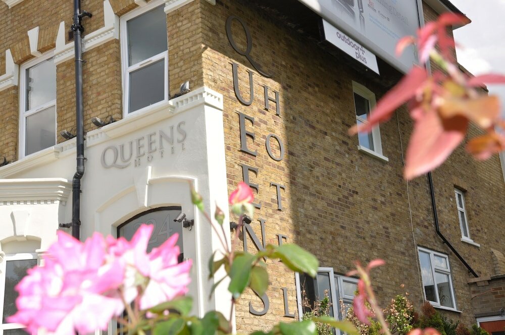 Фото Queens Hotel