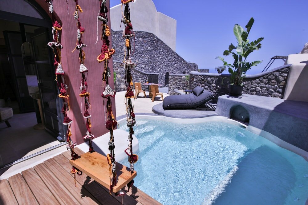 Фото White Pearl Cavalieri - Adults Only