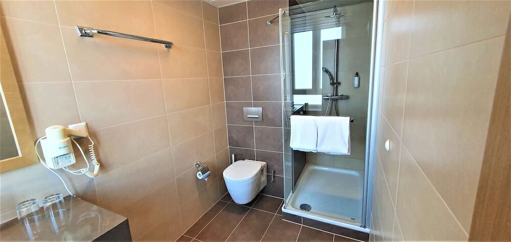 Фото Golden Tulip Kassel Hotel Reiss