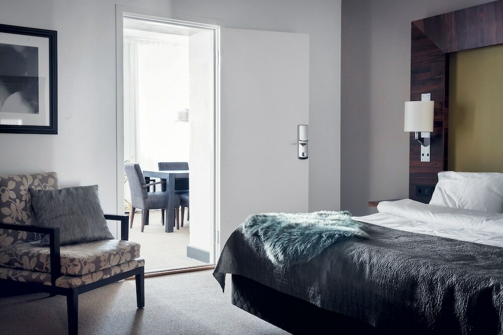 Фото Elite Hotel Marina Tower