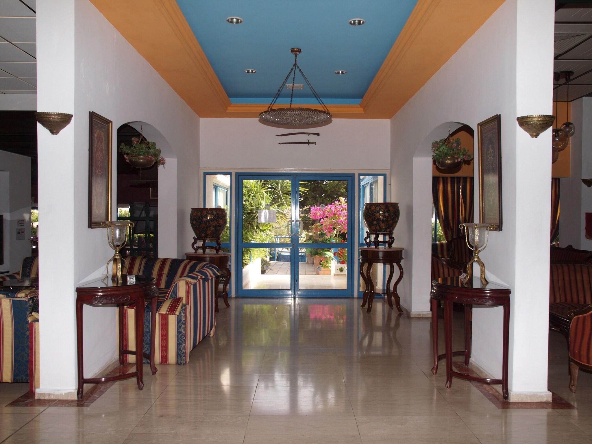 Фото Paphiessa Hotel