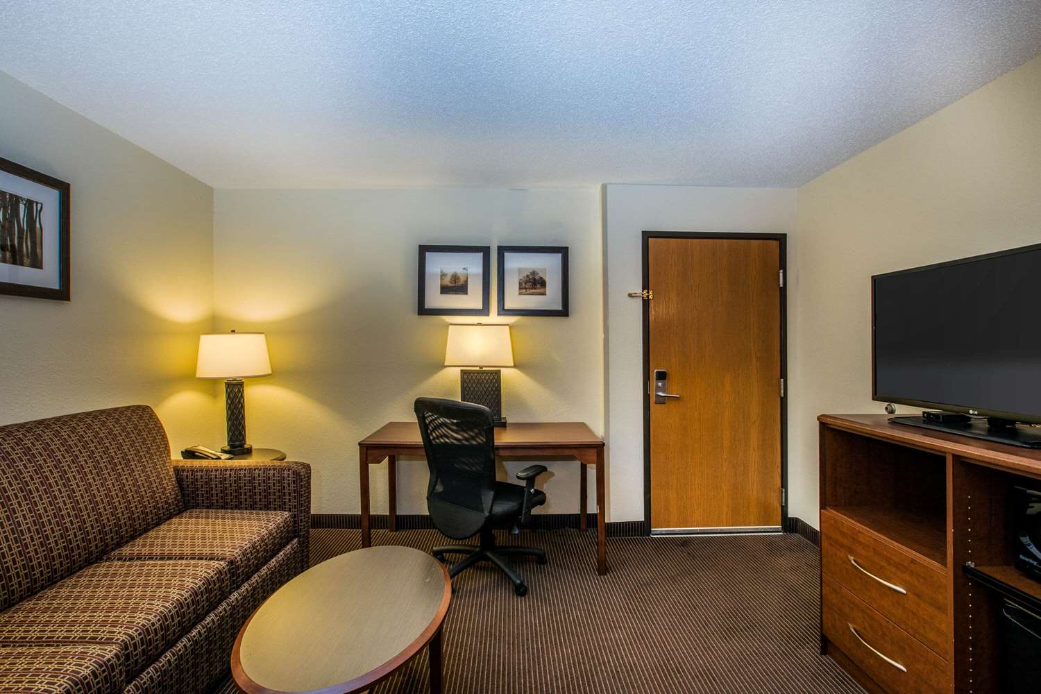 Фото AmericInn by Wyndham Grand Forks