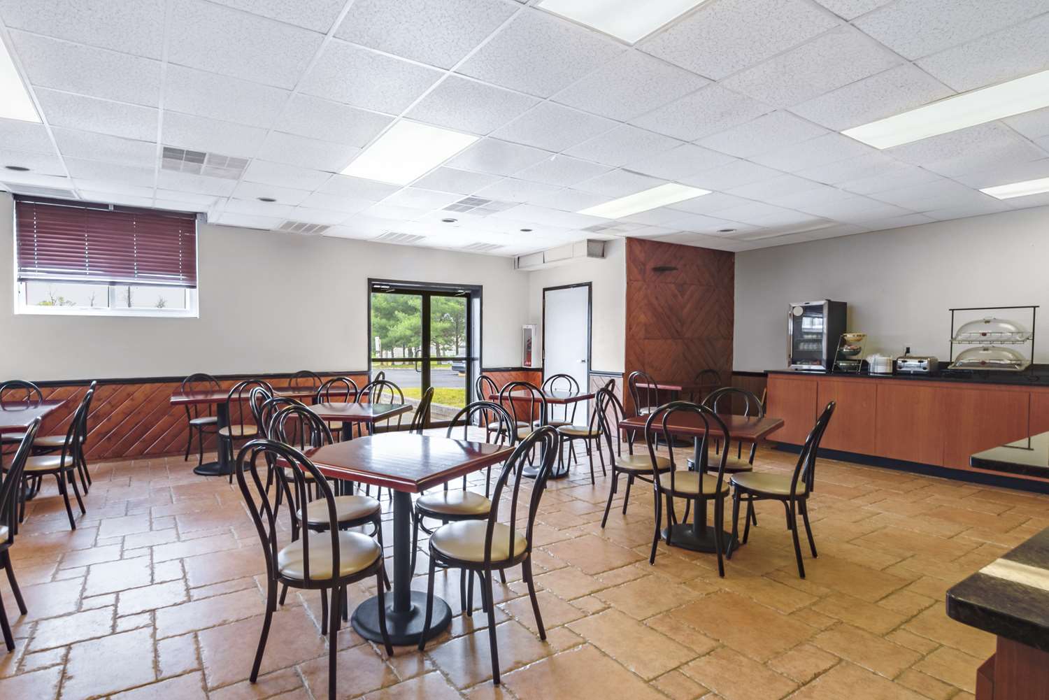 Фото SureStay Plus Hotel by Best Western McGuire Afb Jackson