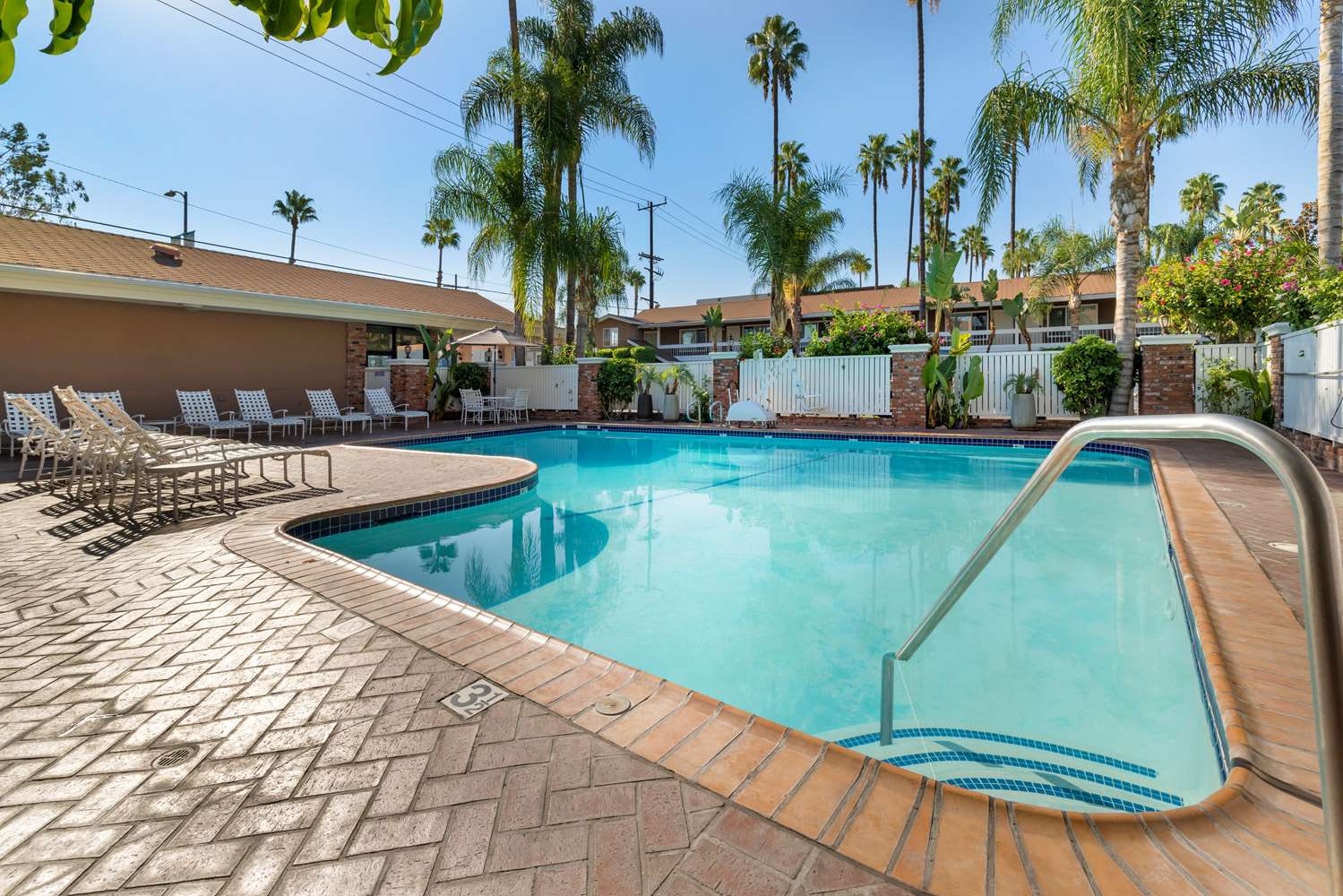 Фото Best Western Plus Carriage Inn