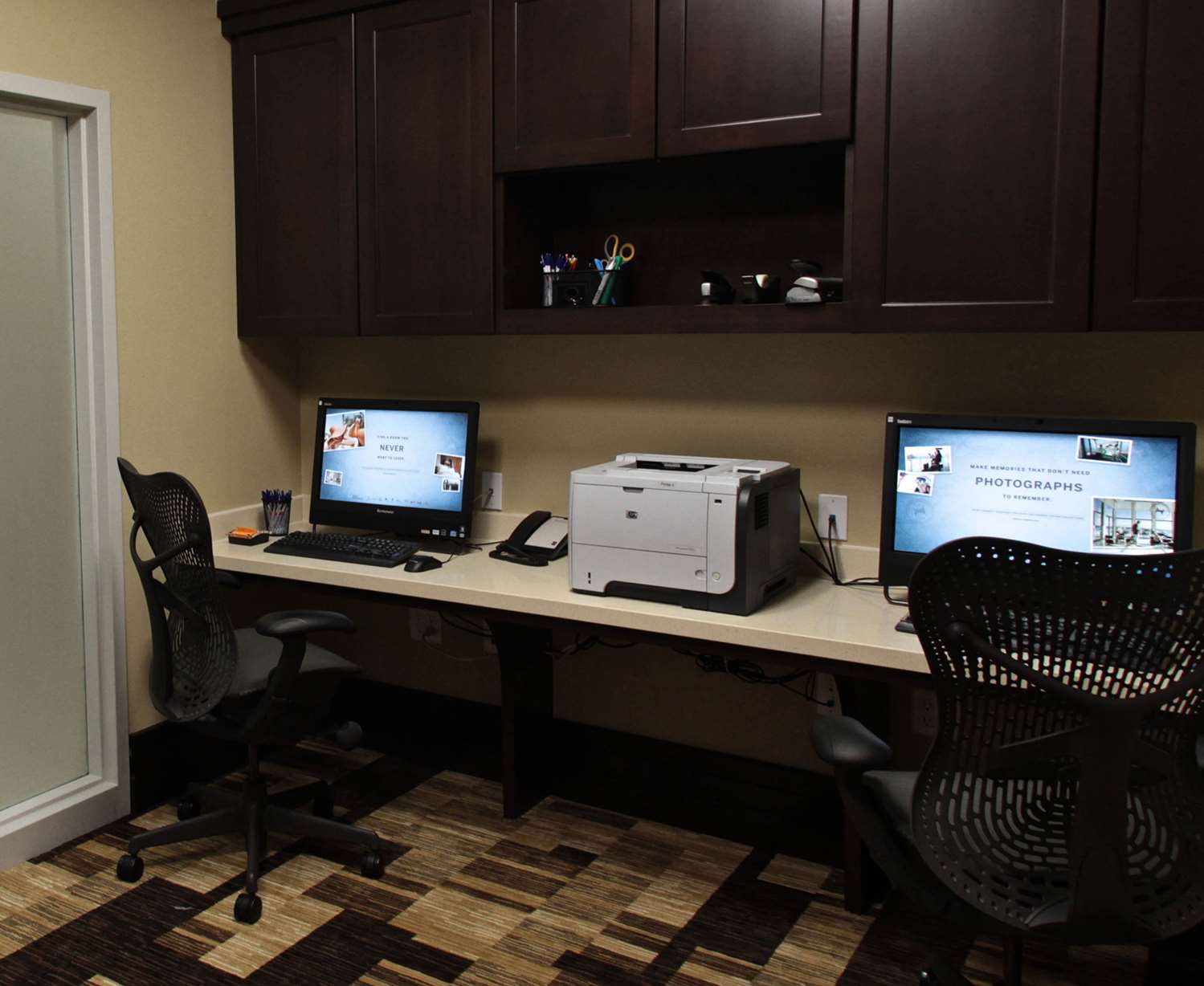 Фото Hilton Garden Inn Victoria