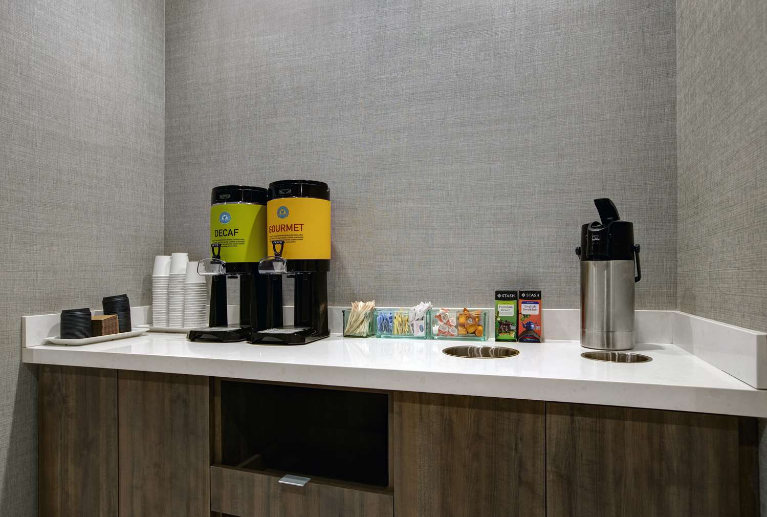 Фото Tru by Hilton Milwaukee Downtown, Wi