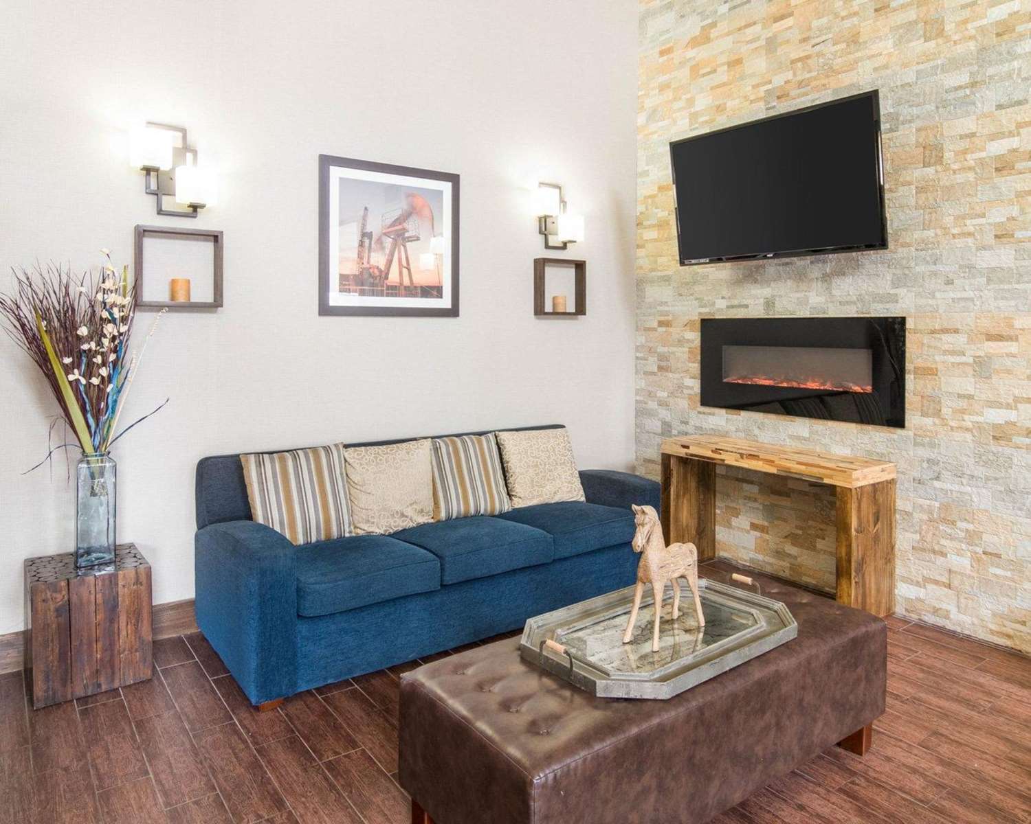 Фото Comfort Suites Odessa