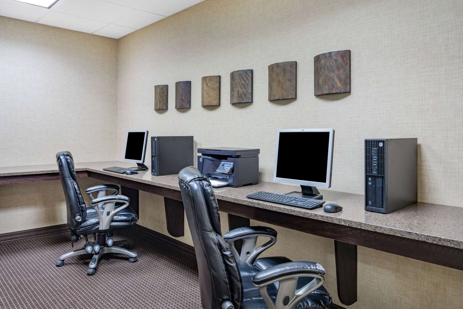 Фото Hawthorn Suites by Wyndham Williston