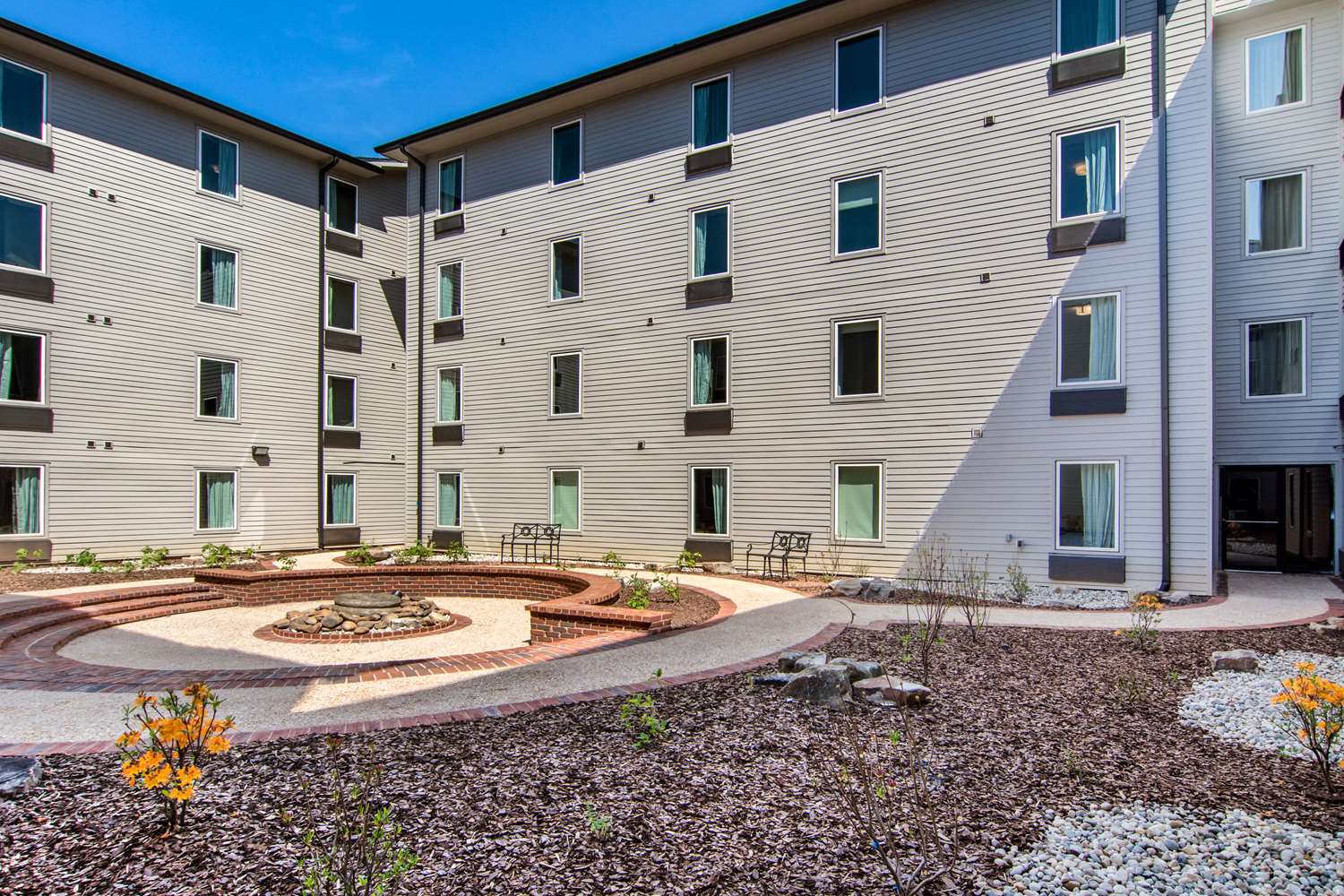 Фото Clarion Inn & Suites Atlanta Downtown