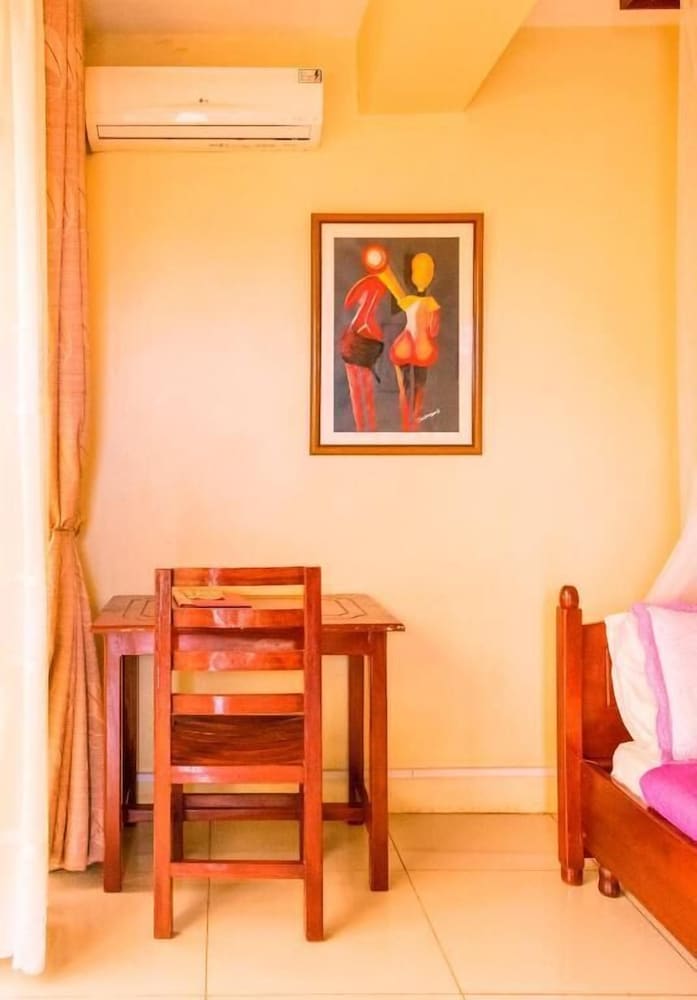 Фото Kahondo Buffalo Hotel