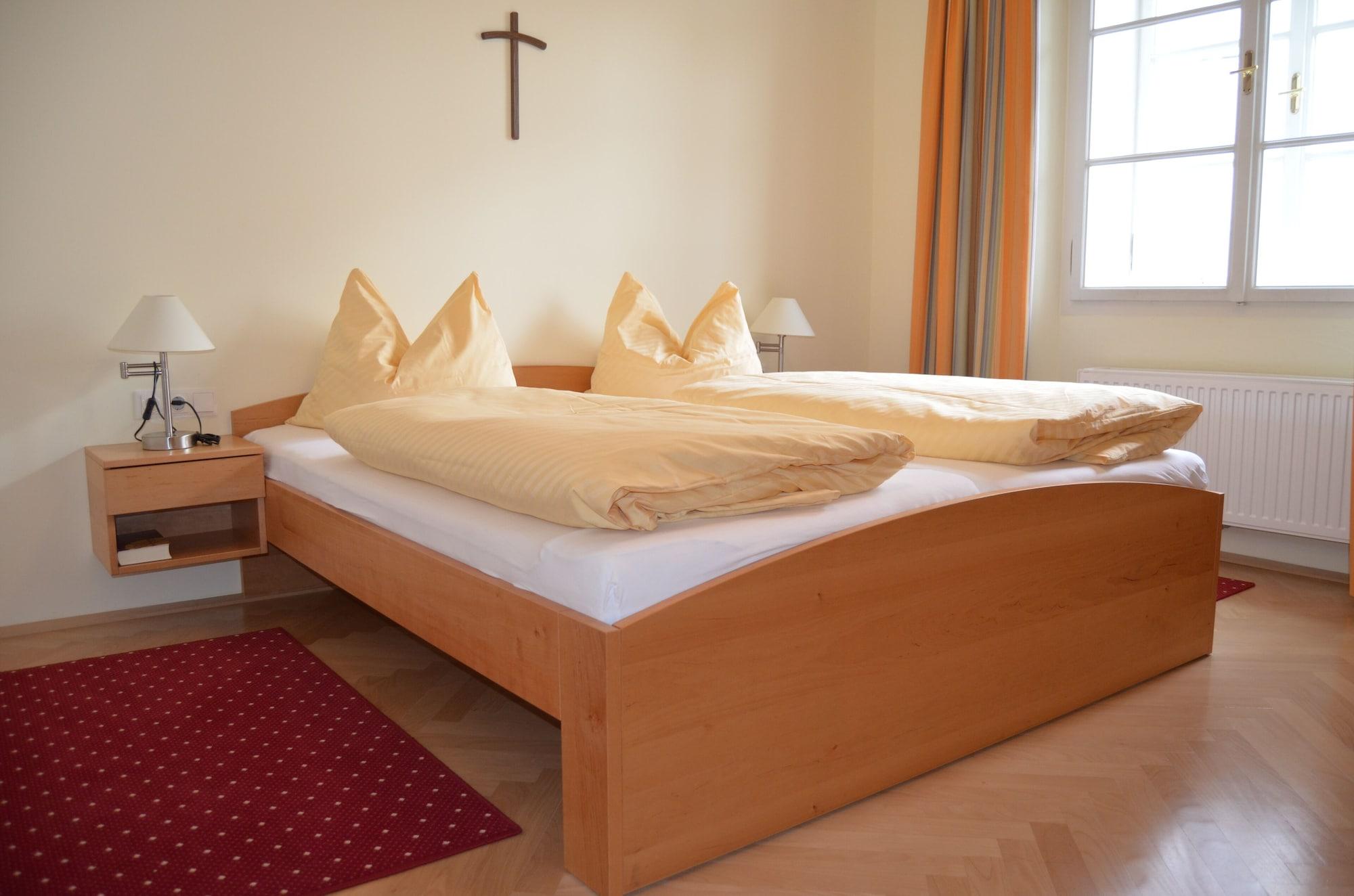 Фото Gästehaus im Priesterseminar Salzburg