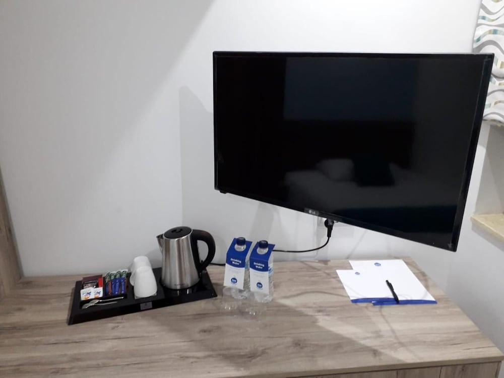 Фото TJ Boutique Accommodation