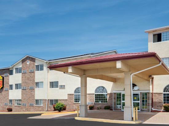 Фото Super 8 by Wyndham Kansas City