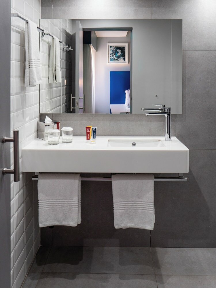 Фото Signature Lux Hotel, by Onomo